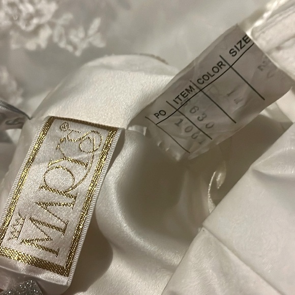 Mary’s Bridal Wedding Gown (3layer) size 20 will negotiate price. - Picture 7 of 15